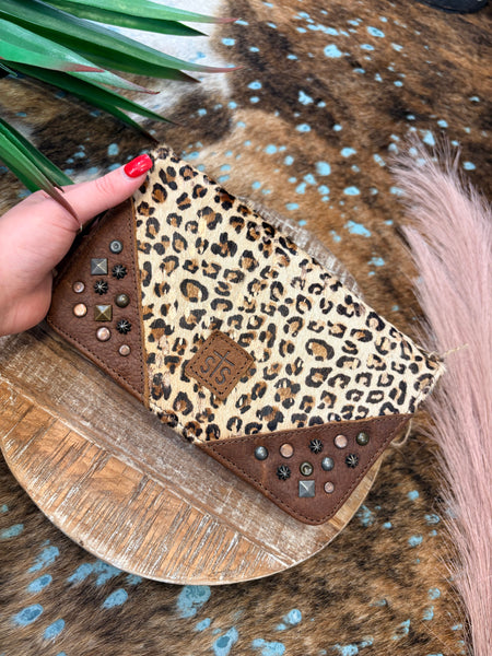 The Wide Open Plains Famous Evie Organizer Wallet Crossbody Purse