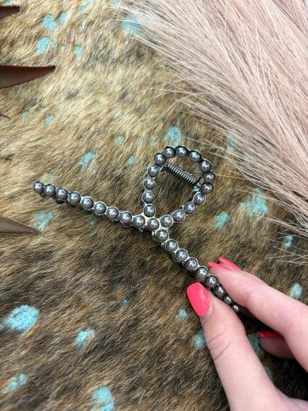 The Navajo Pearl Faux Claw Clip