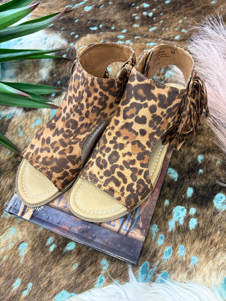 The Strong Way Leopard Sandals