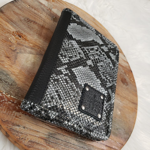 The Santana Magnetic Wallet