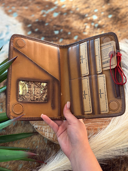 The Western Skies Magnetic Wallet