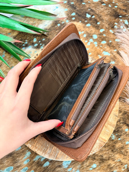 The Wide Open Plains Famous Evie Organizer Wallet Crossbody Purse