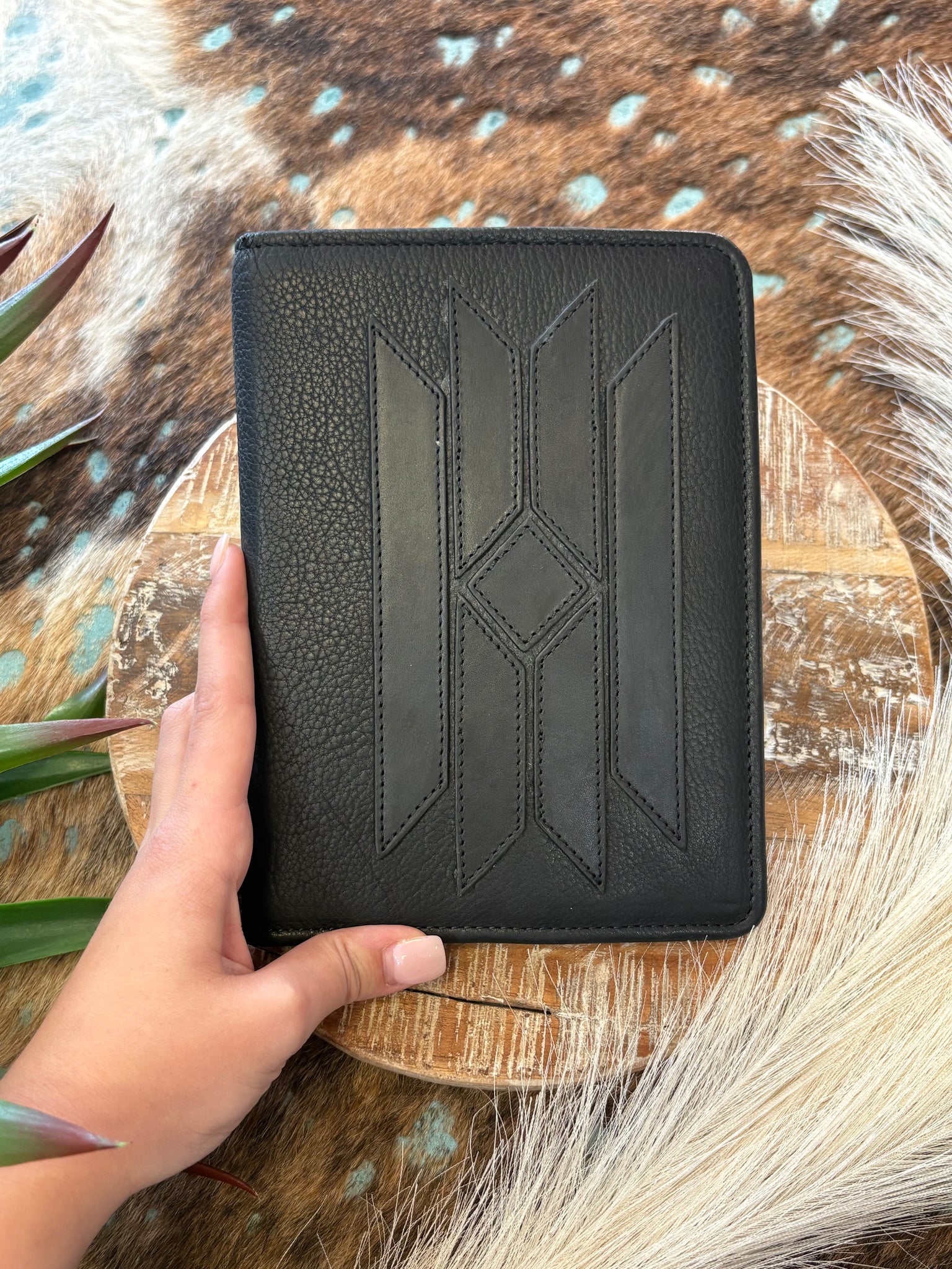 The Do It Magnetic Black Wallet