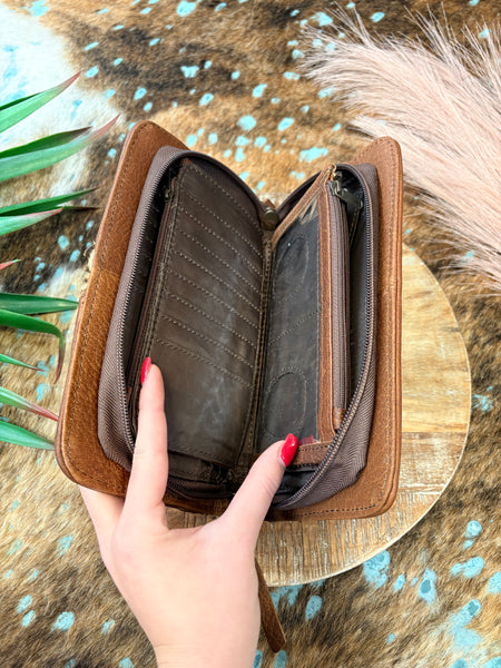 The Wide Open Plains Famous Evie Organizer Wallet Crossbody Purse