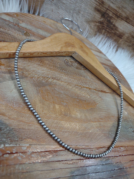 The Simple Silver Necklace