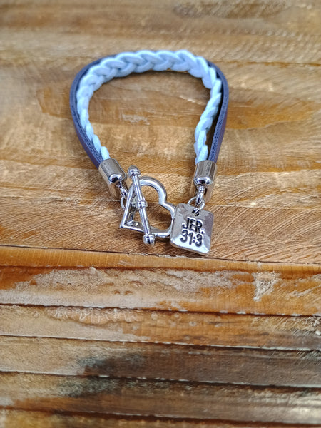 The Heart Clasp Bracelet Blue