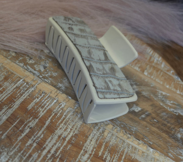 The Alligator Grey Hair Clip