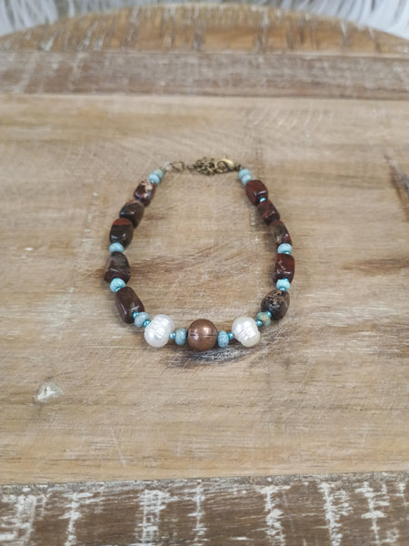 The Real Pearl Hint Bracelet