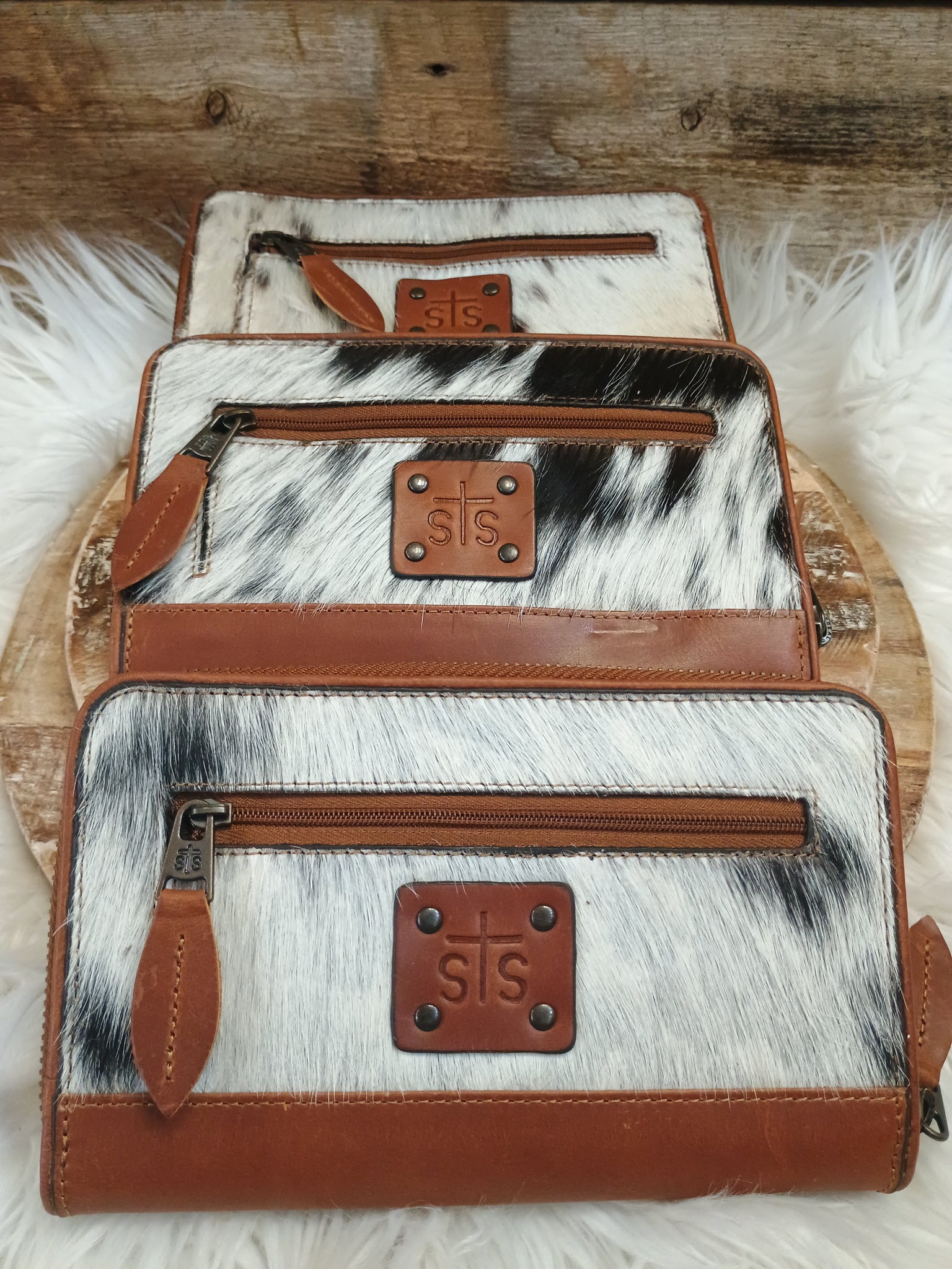The Perfect Way Cowhide Clasp Wallet