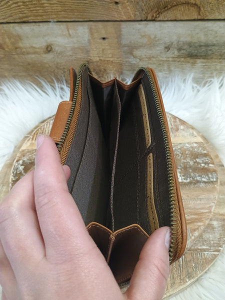 The Perfect Way Cowhide Clasp Wallet