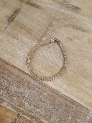 The Simple Gold Bracelet