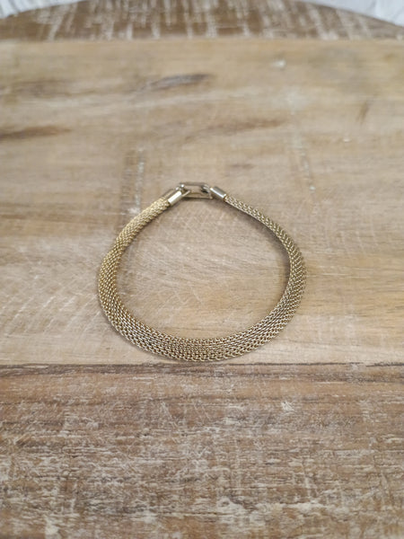 The Simple Gold Bracelet