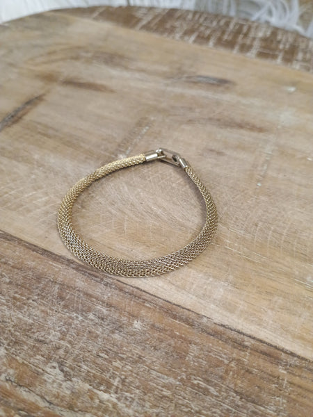 The Simple Gold Bracelet