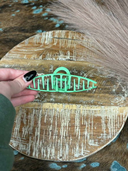 The Shage Green Wire Clip