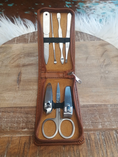 The Wyoming Brown Manicure Set