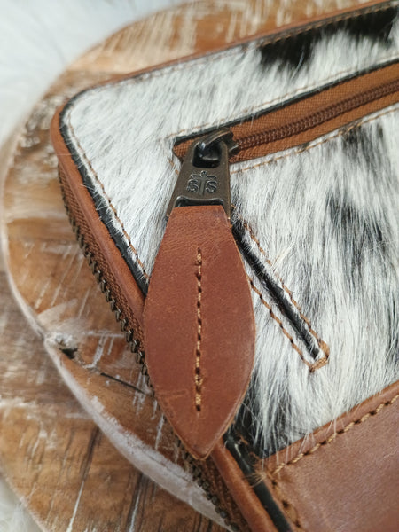 The Perfect Way Cowhide Clasp Wallet
