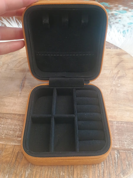 The Wyoming Jewelry Dark Tan Box