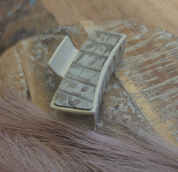 The Alligator Grey Hair Clip