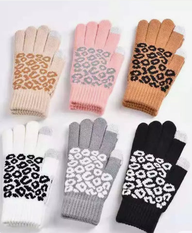 The Winter Taupe Leopard Gloves